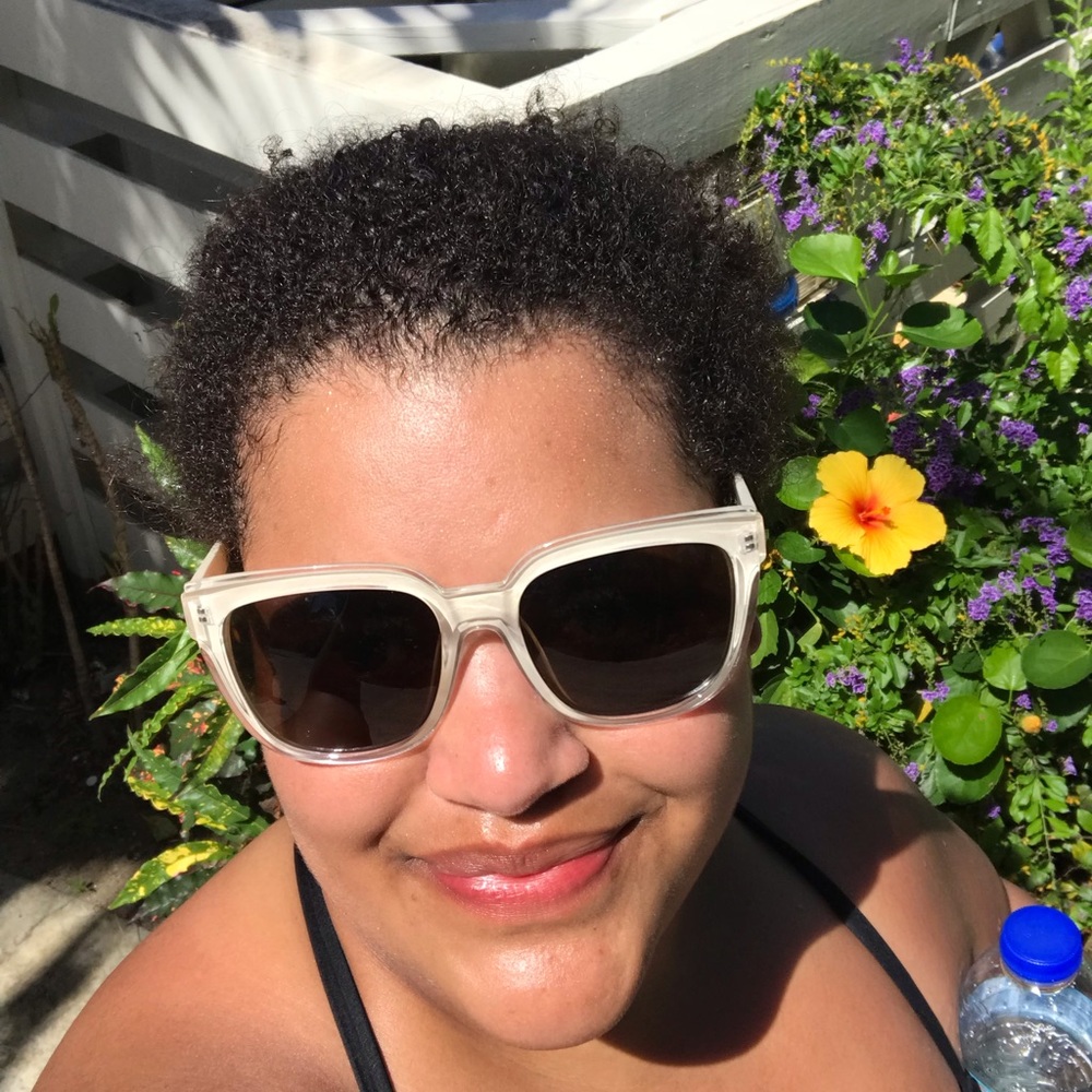 Meet your Posher, Olivia